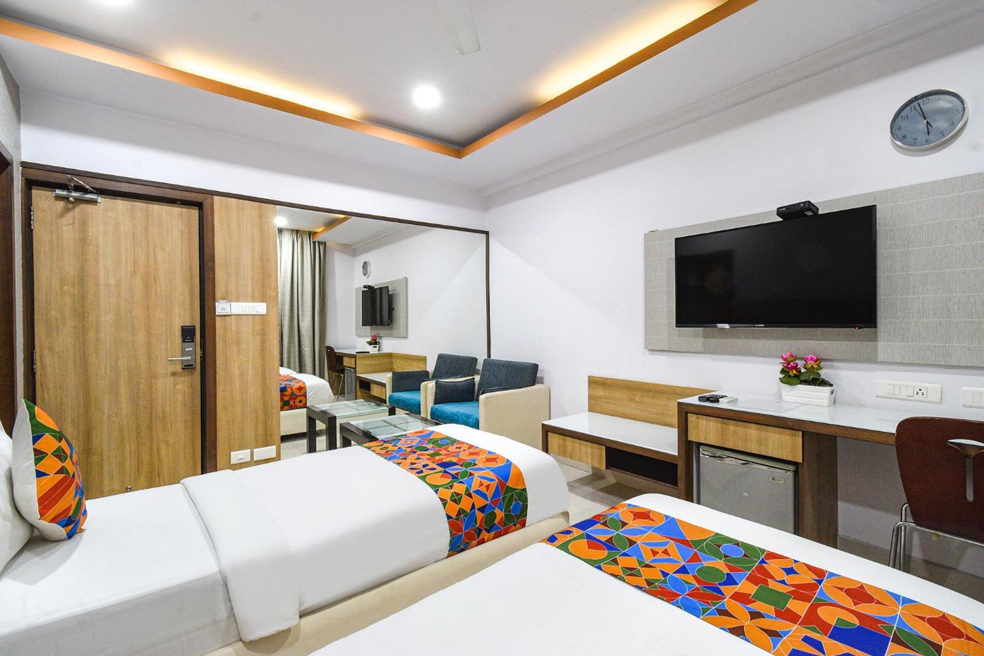 Fabhotel Aditya Homes - Nr Isb, Gachibowli Haïdarabad Extérieur photo