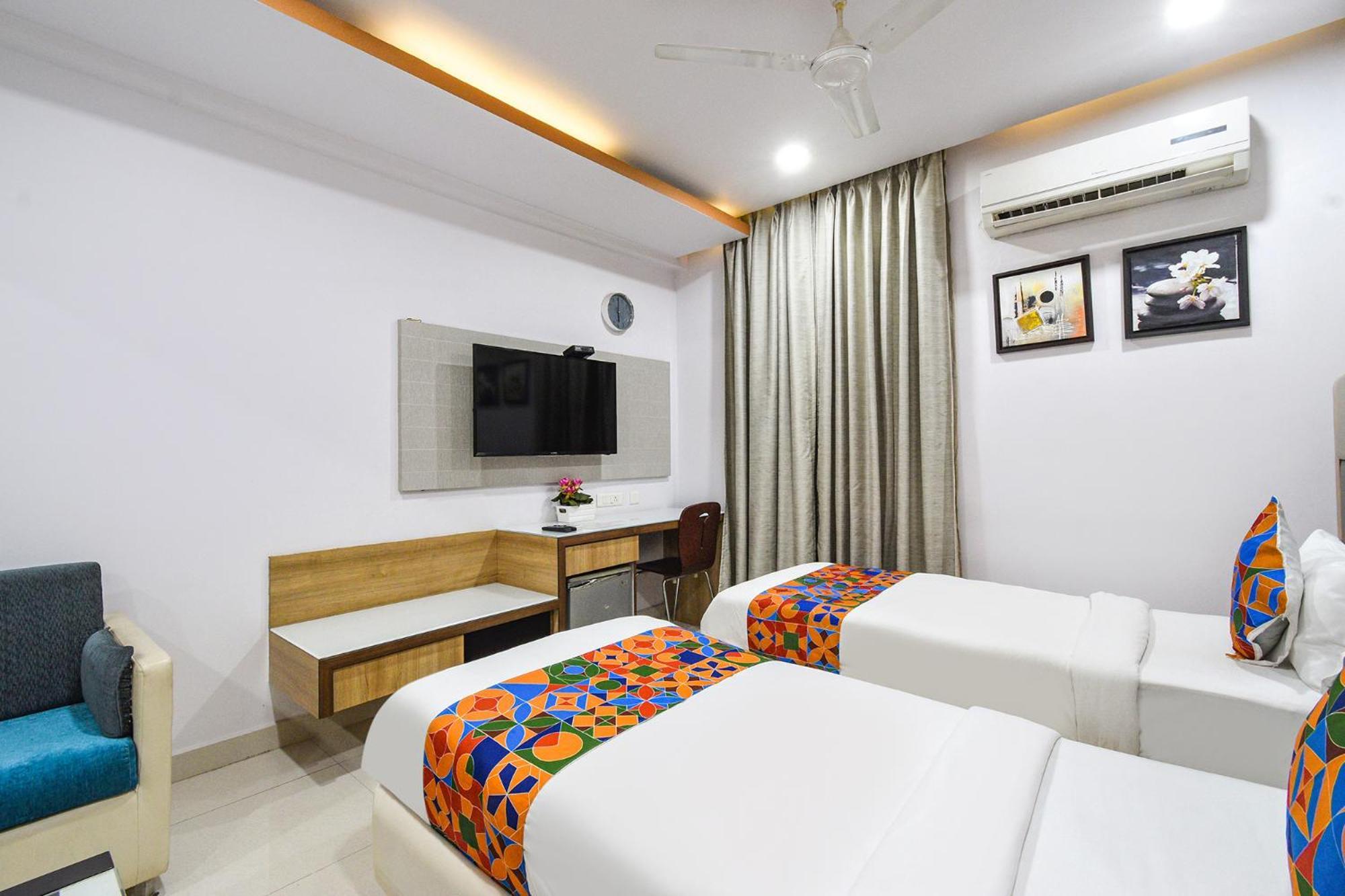 Fabhotel Aditya Homes - Nr Isb, Gachibowli Haïdarabad Extérieur photo